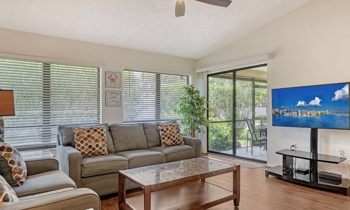 Sarasota House | Escape to Paradise: Updated Sarasota Retreat near Siesta Key Beach and Pool!