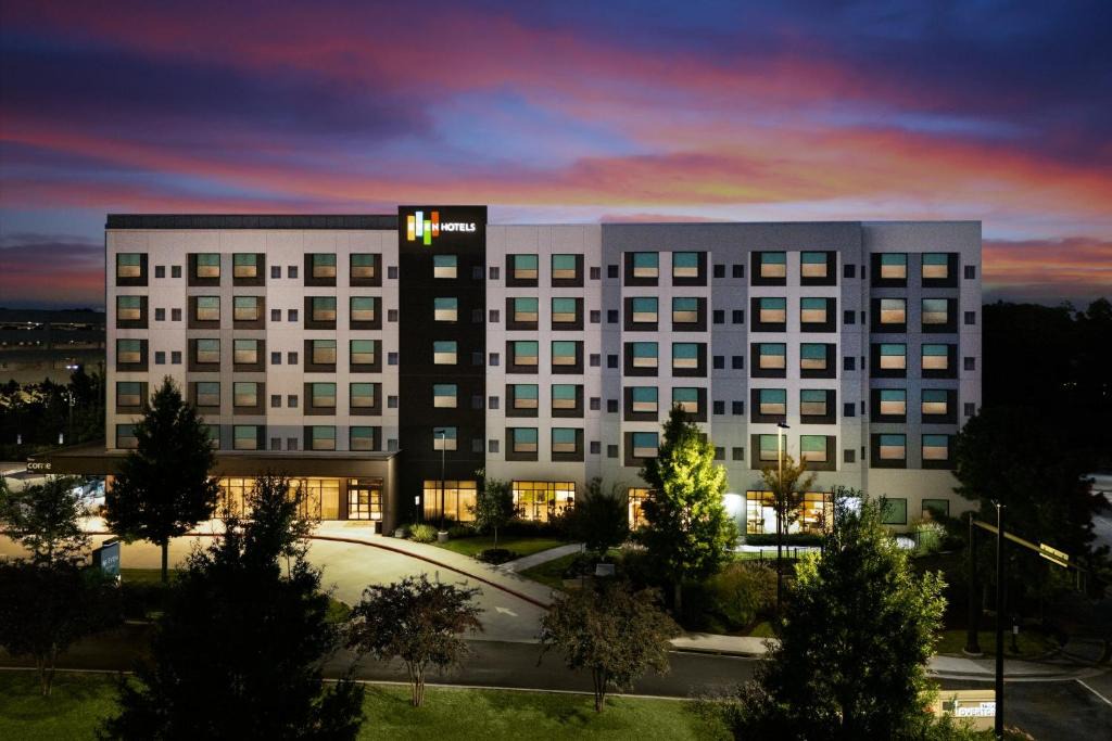 Cumberland Hotel | EVEN Hotel Atlanta - Ballpark Area by IHG