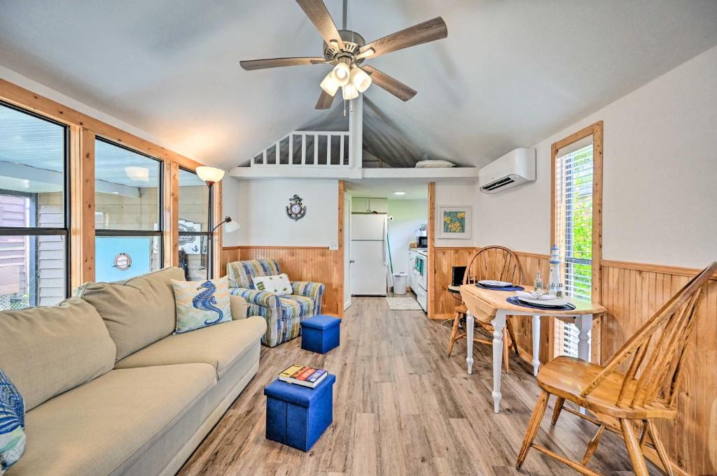 Everglades City House | Everglades City Cabin Dock and Heated Pool!