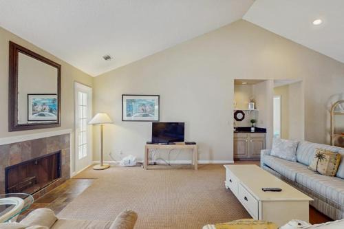 Shipyard Plantation House | Evian 285