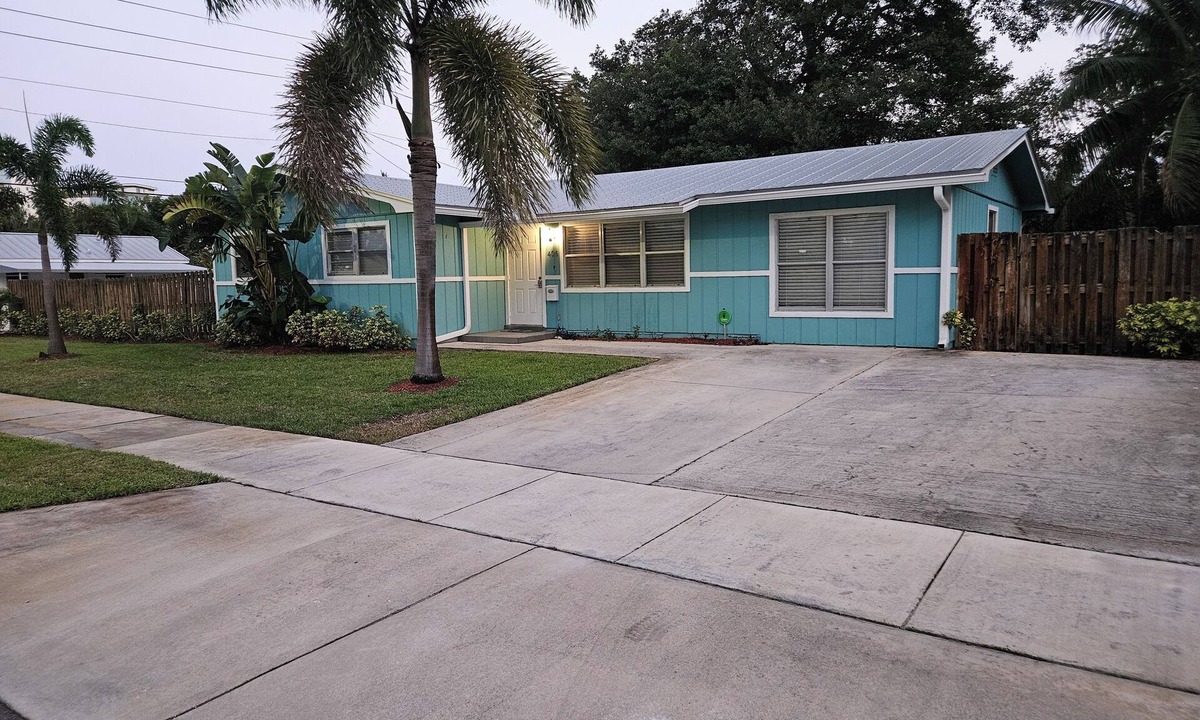 Delray Beach House | Experience Delray Beach living near vibrant Atlantic Ave!