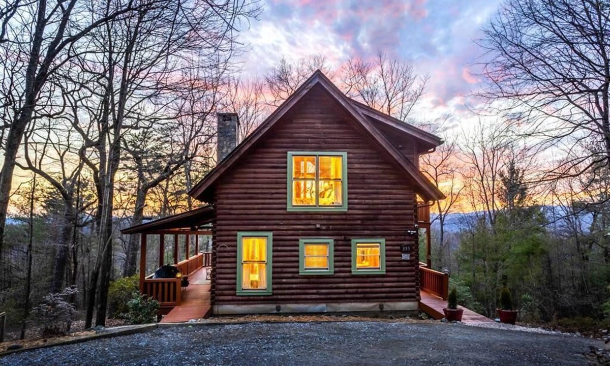 Purlear Cabin | Experience relaxation at Bobcat Retreat, a cozy 3-bedroom cabin in Purlear, NC.