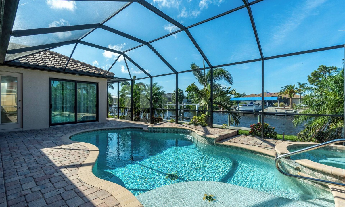 South Gulf Cove House | Experience the ultimate relaxation at the Lazy Tortuga.