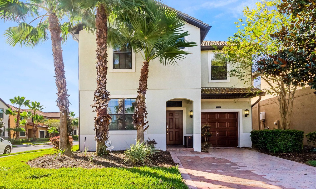 Sunridge Woods House | Exquisite 6 Bed Pool Game Spa Pool Home in Solterra Resort