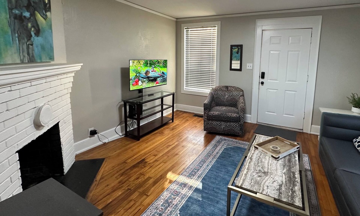 Hickory Apartment | Extended Stay NE Hickory 1 Bedroom 1 Bath, Workspace, Washer Dryer, Duplex Apt.