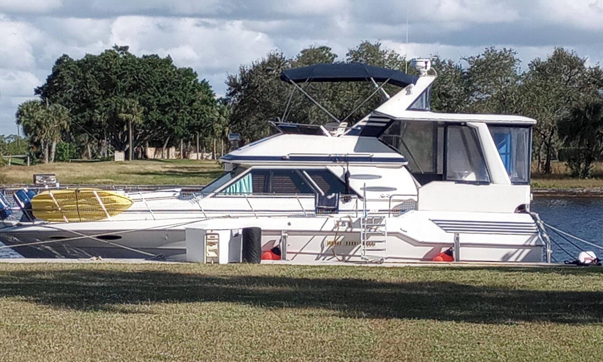 Naples Boat Rental | Extreme Naples Charters- "Comfort Zone"-Social Distancing at it's Best!