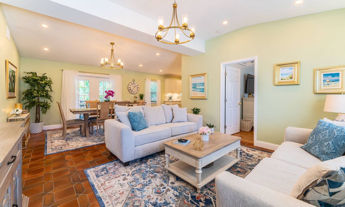 Lantana House | Fabulous 3 bedroom 3 bath home near the beach with massive garden