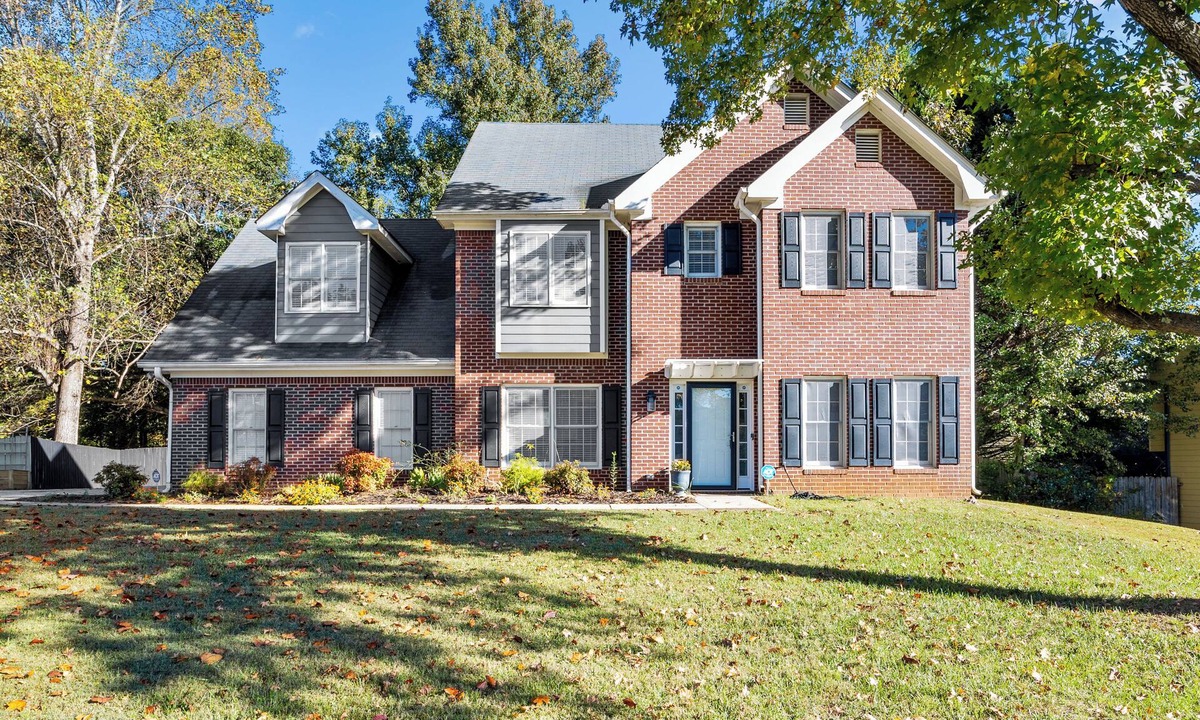 Conyers House | Fabulous 4BR Home, Office, Game Room & Deck/Huge Lawn
