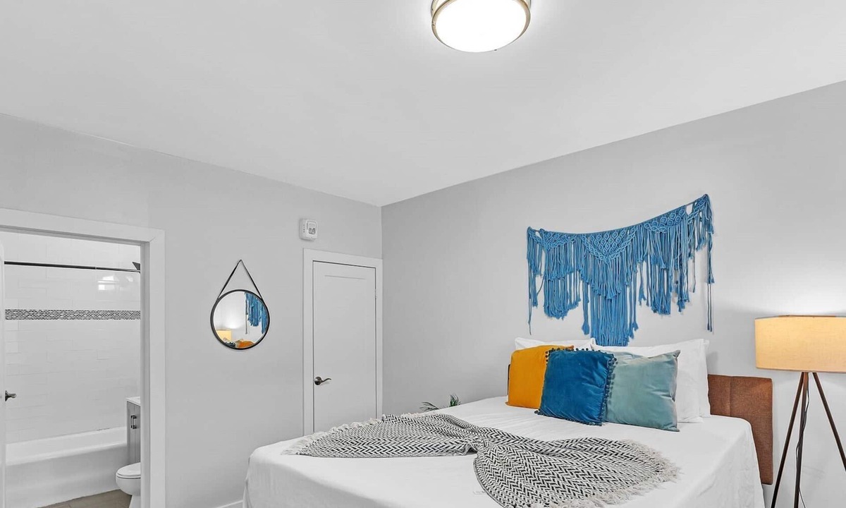 University City Apartment | Fairfax 126 I 1bd/1bth University City