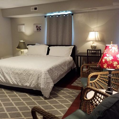 Wynnefield House | Fairmount House Free Street Parking Quiet Spacious