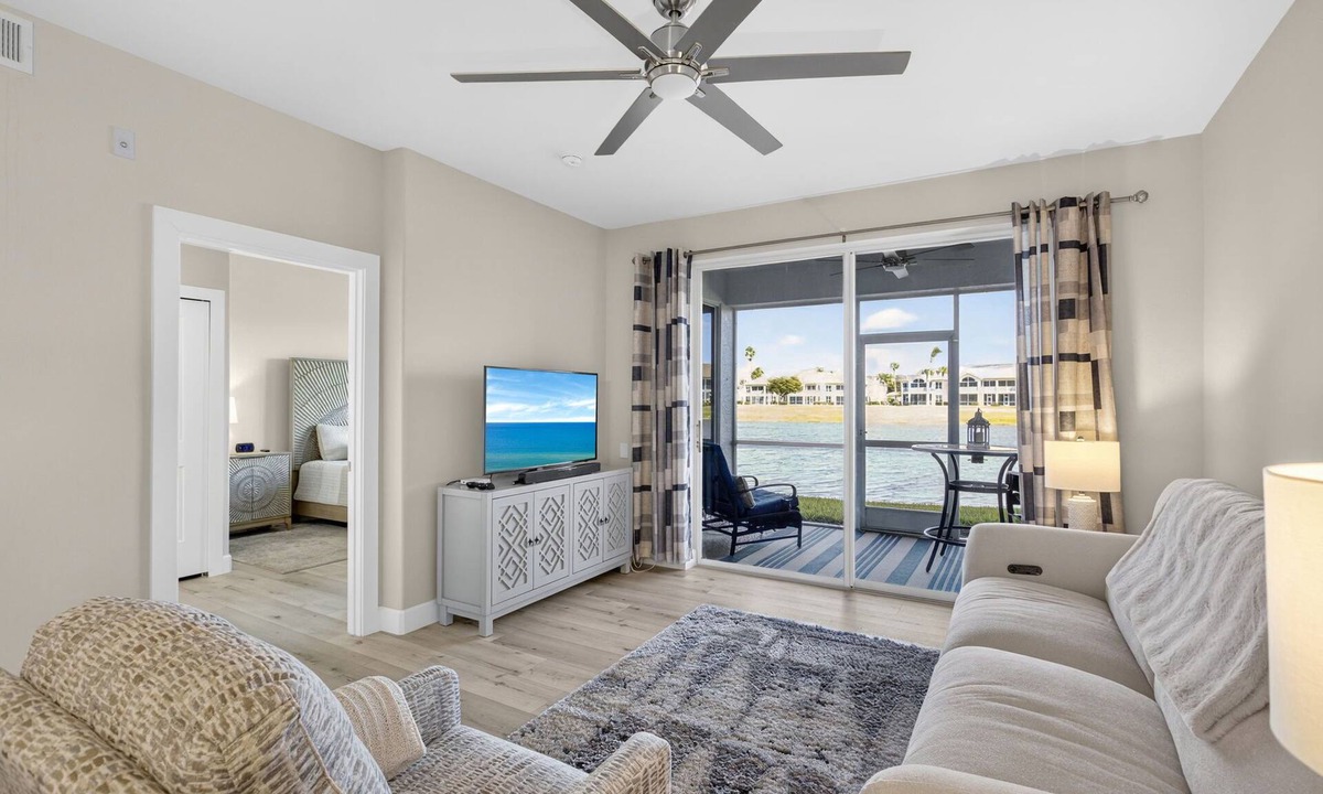 Tropical Cove Condo | Fairway Reflections at Lexington CC Golf Village