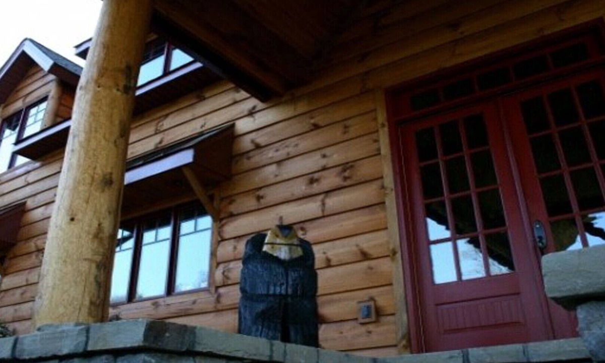 Johnson City Cabin | Fall Dates are open-Riverfront-Watauga River-Trophy Section.