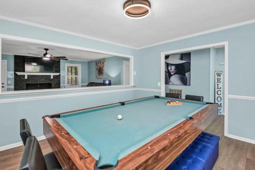 Columbia House | Family Cove 4BR Pool and Billiards