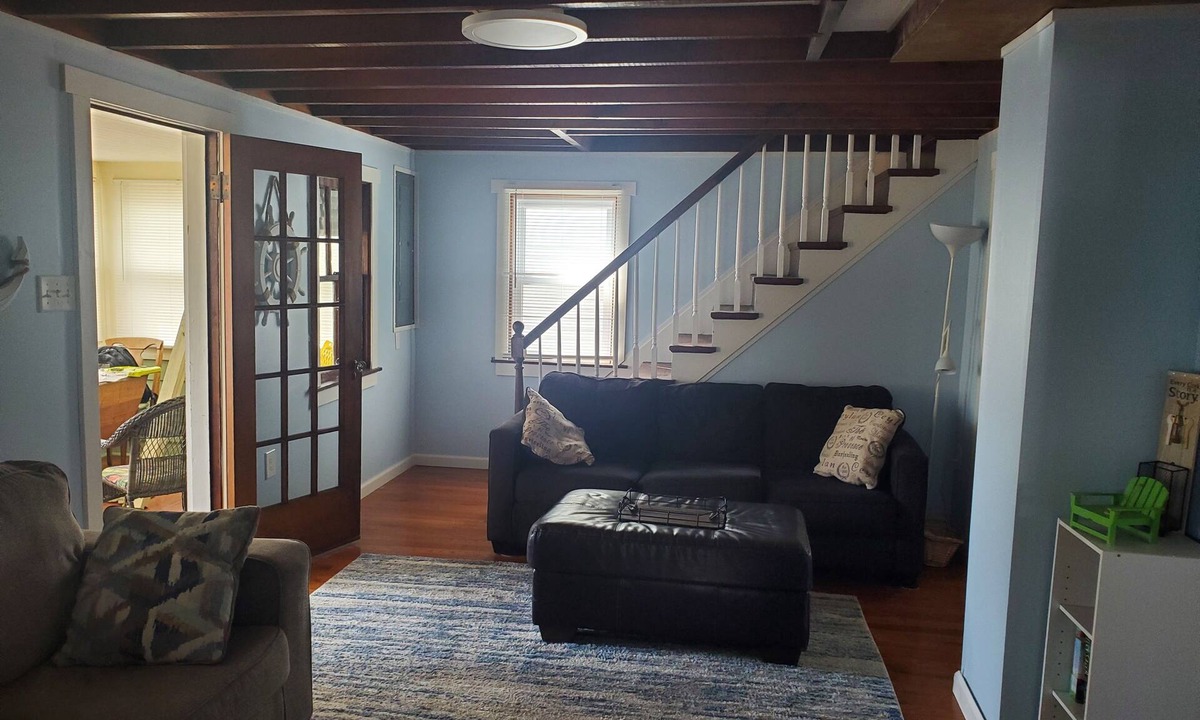 Ship Bottom House | Family Friendly 4 Bedroom 2 Bath Shore House 7th House From The Beach!