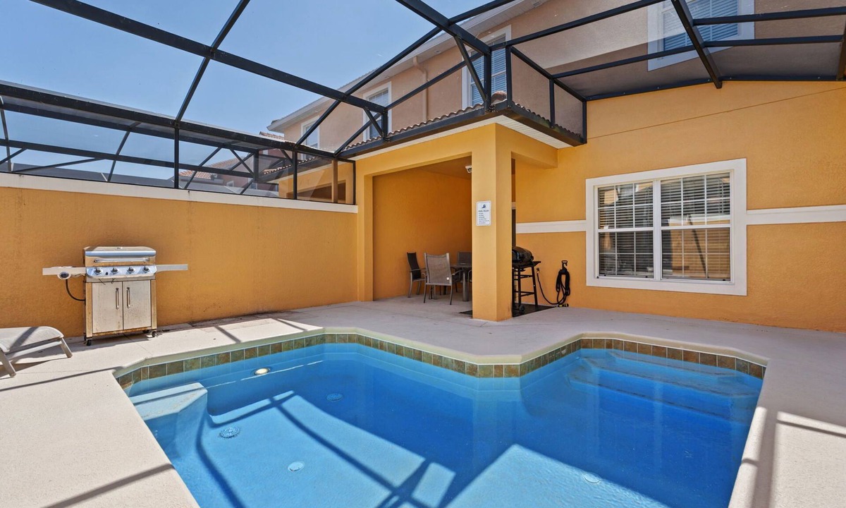 West Kissimmee House | Family-Friendly 4BR Townhome w/Private Pool & BBQ – 20 Mins to Disney!