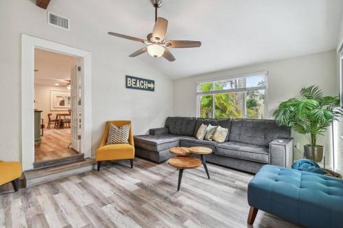 Largo Villa | Family Friendly Beach Escape - Modern Retreat near Beaches - Sleeps 6 - Fast WiFi