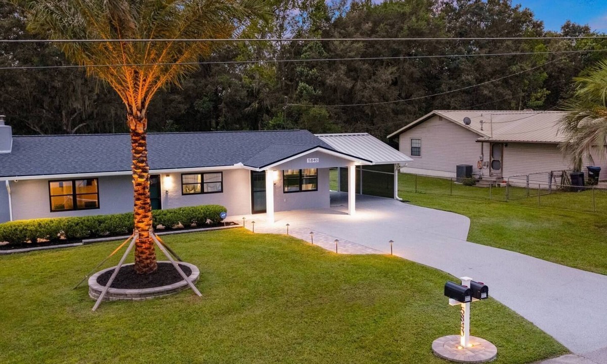 Belleview House | Family-Friendly Cottage Near Belleview Attractions