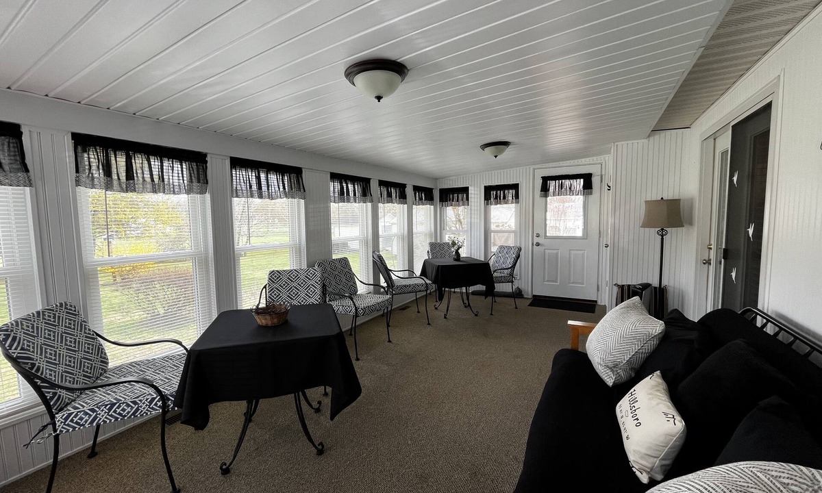 Hillsboro House | Family-Friendly Country Home near The Caverns