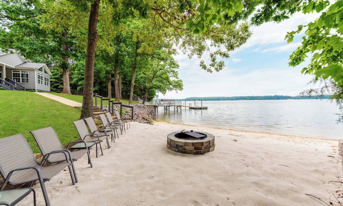 Clover House | Family-Friendly Lake Wylie House: 3BR Retreat Sleeps 12 for the Perfect Getaway