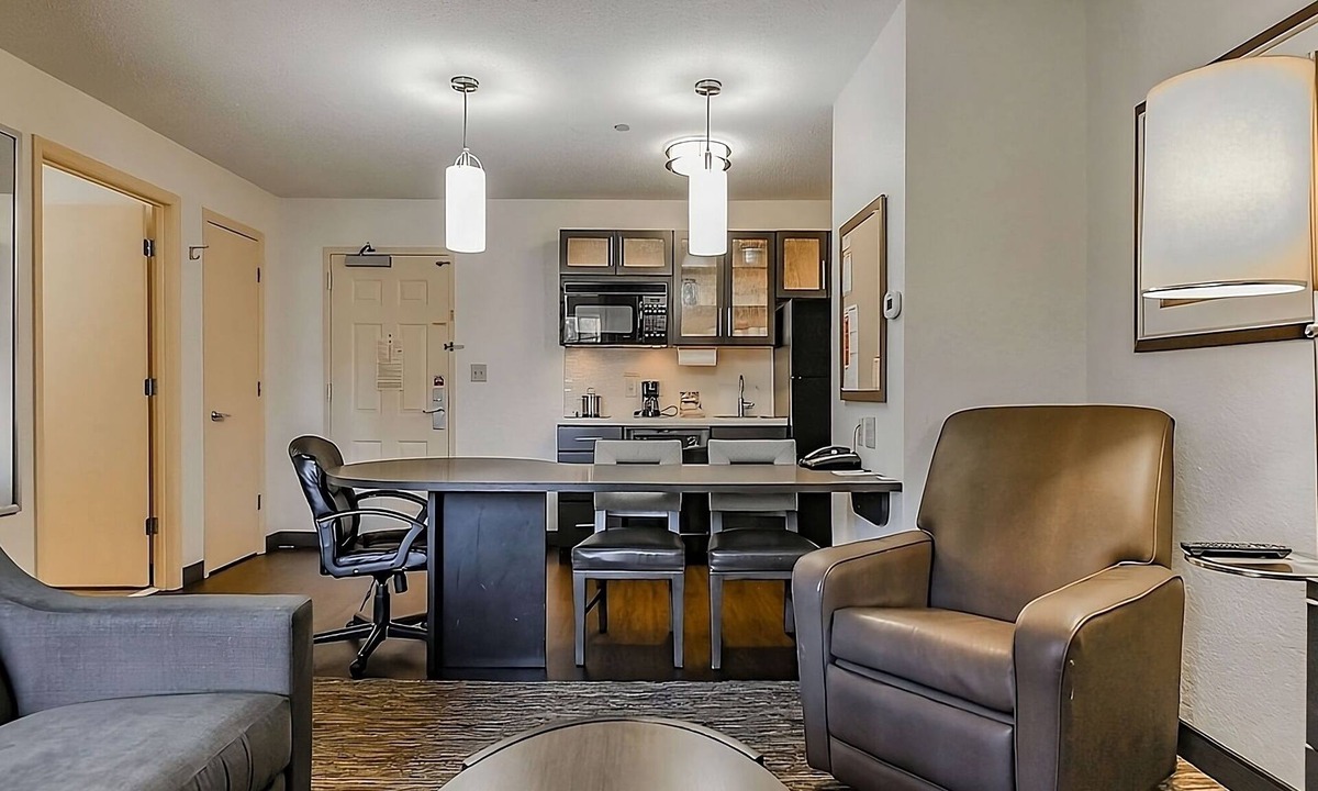 Mount Laurel Hotel | Family Fun at The Funplex! Full Kitchen, FREE Parking, Pet-friendly Property