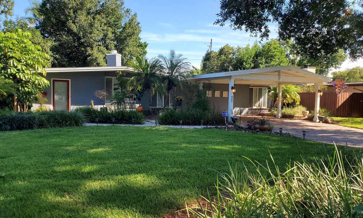 Lake Underhill House | Family & Pet Friendly (*additional pet fee applies), Charming Orlando Home!