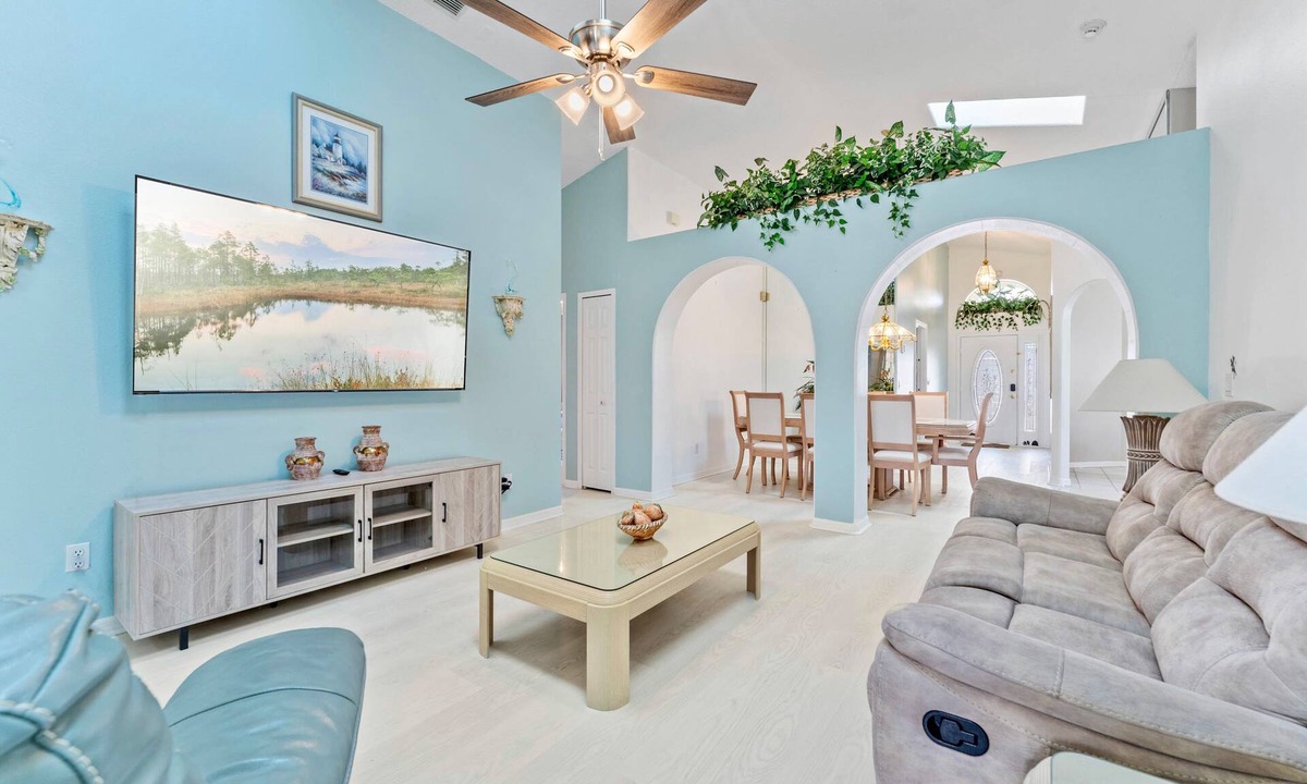 Indian Ridge House | Family, Pool View, Pickleball, Themed Villa Minutes from Disney! Massage Chair~