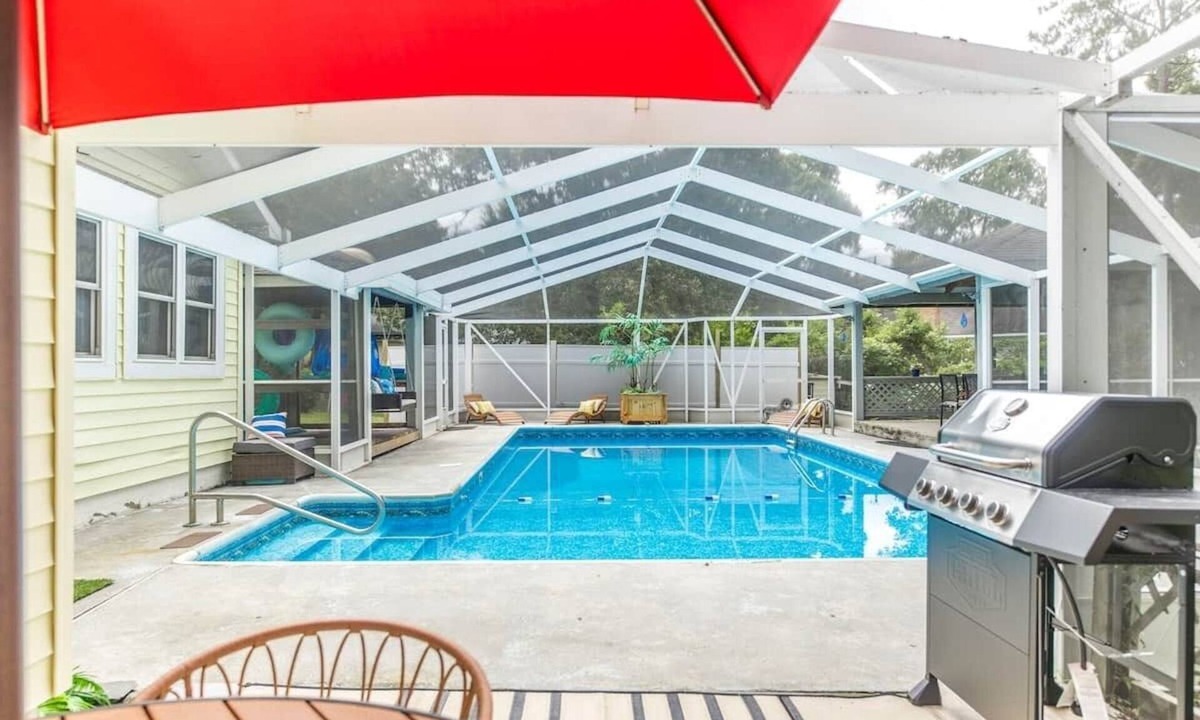 Centerville House | Farmhouse Estate Screened Pool Game 3 Kings