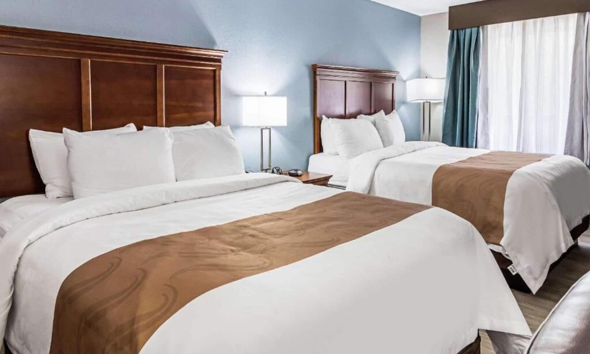 Farragut Hotel | Farragut Inn & Suites