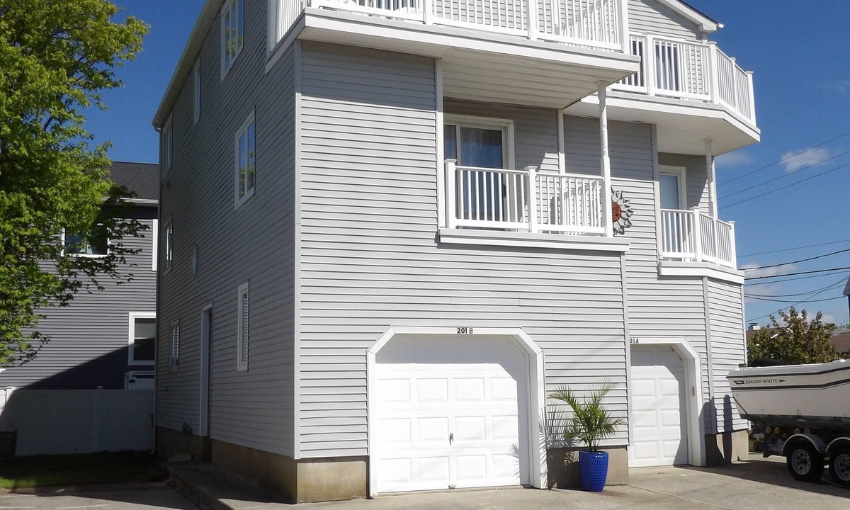 Brigantine House | Feel the Beach Vibes-1 Block to Beach All New Updates throughout!
