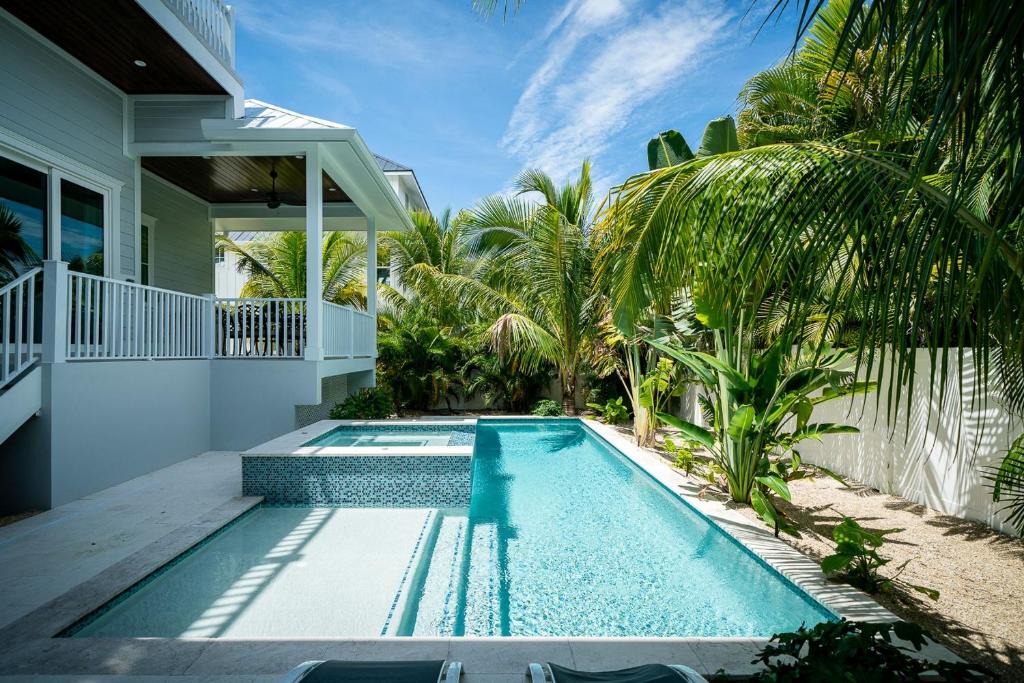 Holmes Beach House | Feelin' Beachy by AMI Locals