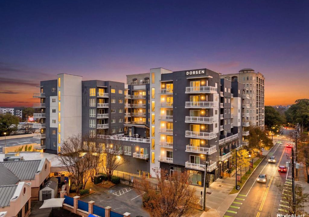 SoNo Apartment | FIFA 2026 Stay - King Studio Getaway! Prime Location, Balcony, Gym - 2 min from Mercedes Benz Stadium - 7
