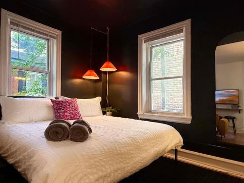 Gayborhood Apartment | Fifa Walkable King Bed Full Kitchen Central Apartment
