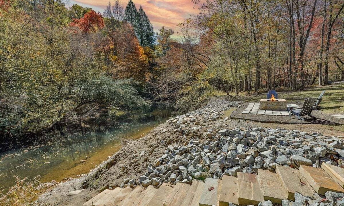 McCaysville Cabin | FightingTown Escape | Blue Ridge, GA