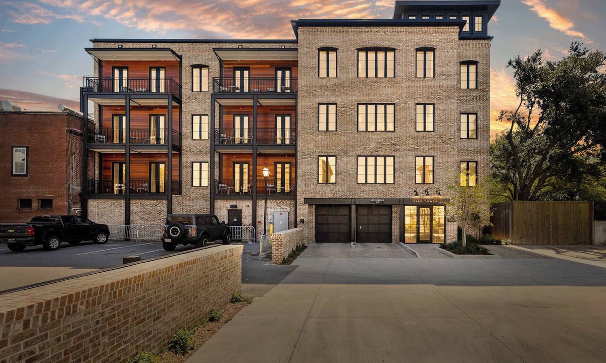 Cannonborough Elliotborough Condo | Fire Tower | Modern Retreat w/Rooftop Downtown