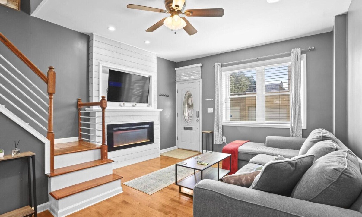 North Philadelphia Villa | Fishtown Fun 2BR Fireplace