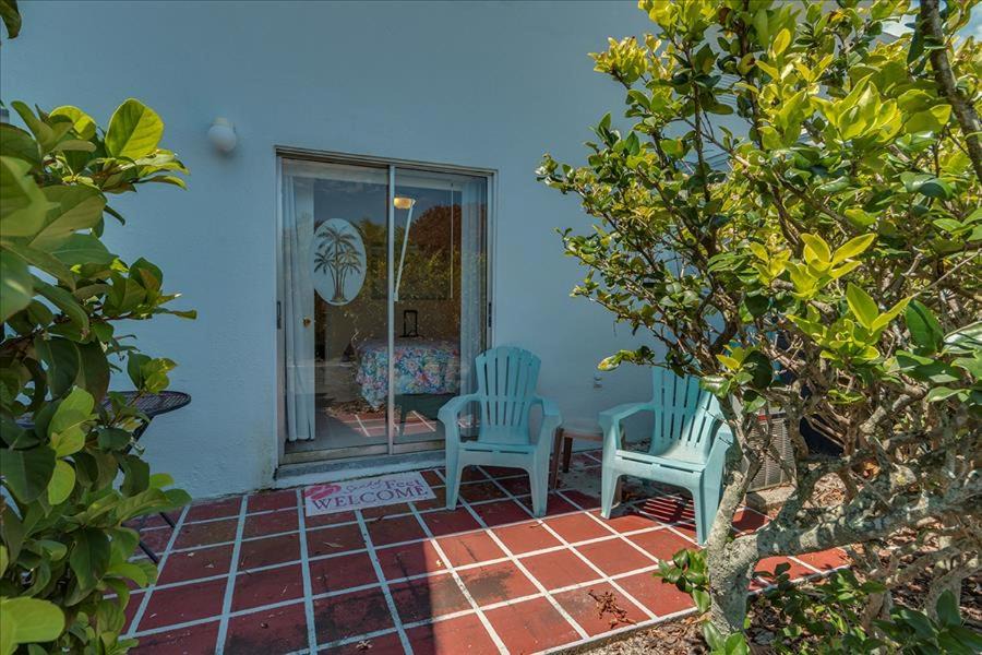 Bay Esplanade House | Five Palms Suite 103 - Daily - Weekly - Monthly
