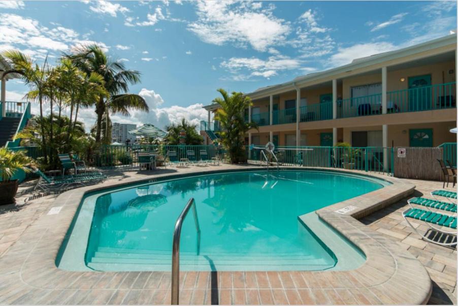 Bay Esplanade House | Five Palms Suite 203 - Daily - Weekly - Monthly
