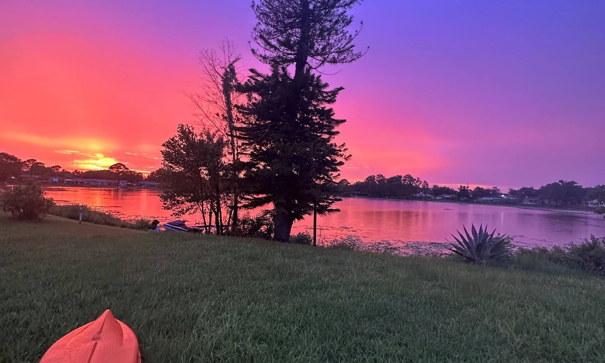 Deltona Lakes House | FL LAKEFRONT full house 2/1