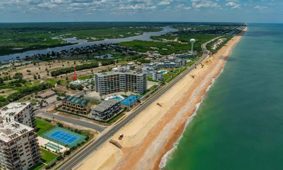 Flagler Beach House | Flagler Beach Townhome—Steps to Sand!