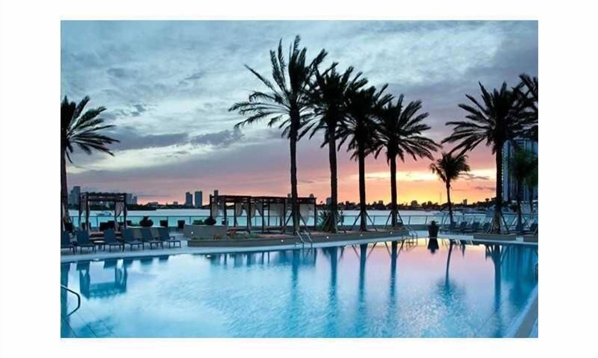 West Avenue Condo | FLAMINGO PH # 1552 S - South Beach