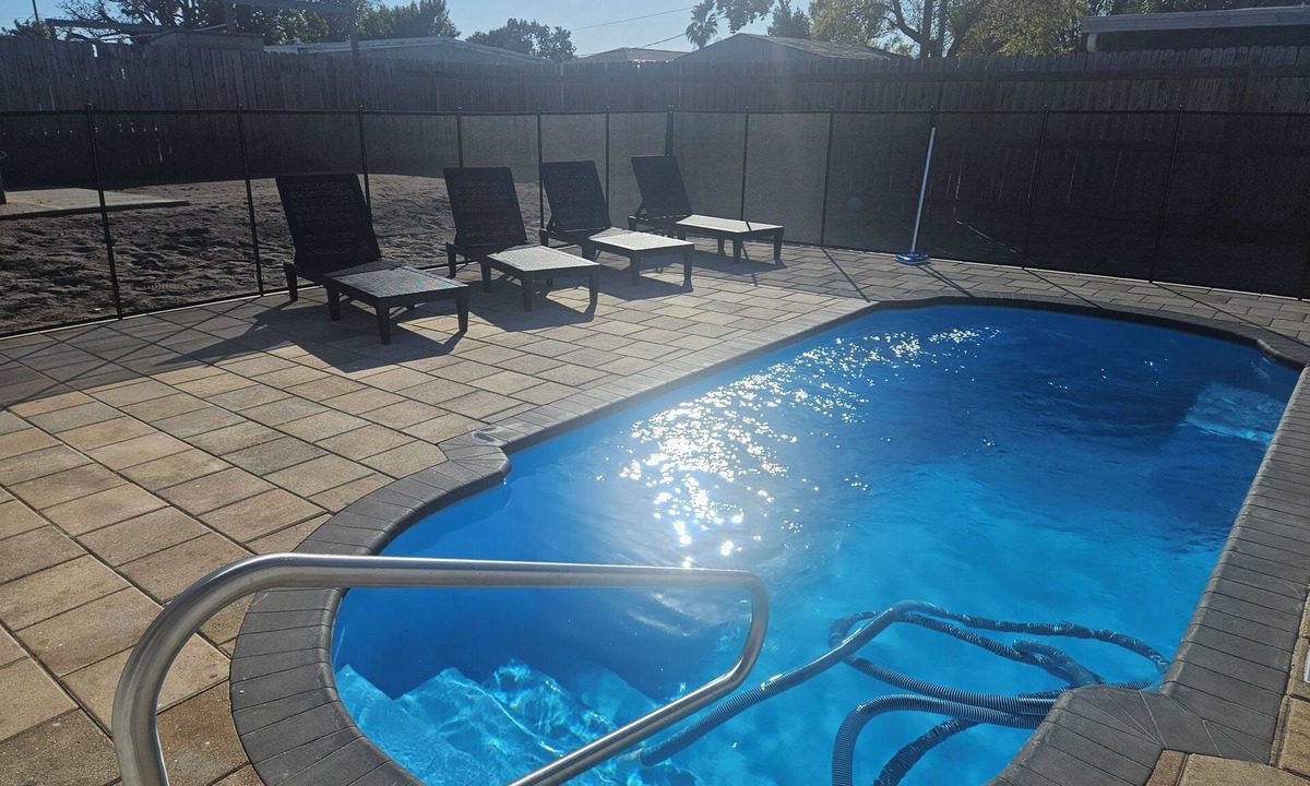 Trailer Estates House | Florida Retreat 3 miles IMG 10 Miles Beach