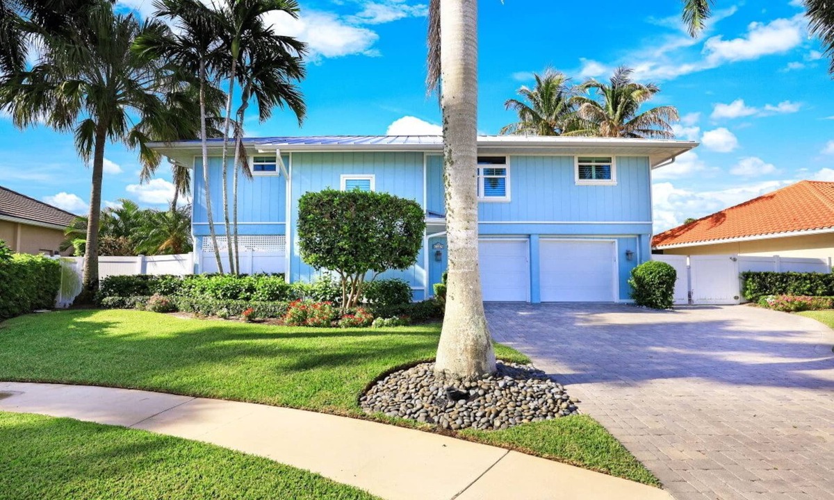 Bond Court | Marco Island