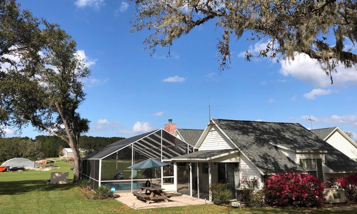 Fruitland Park Cottage | Fly-in place to stay close to The Villages