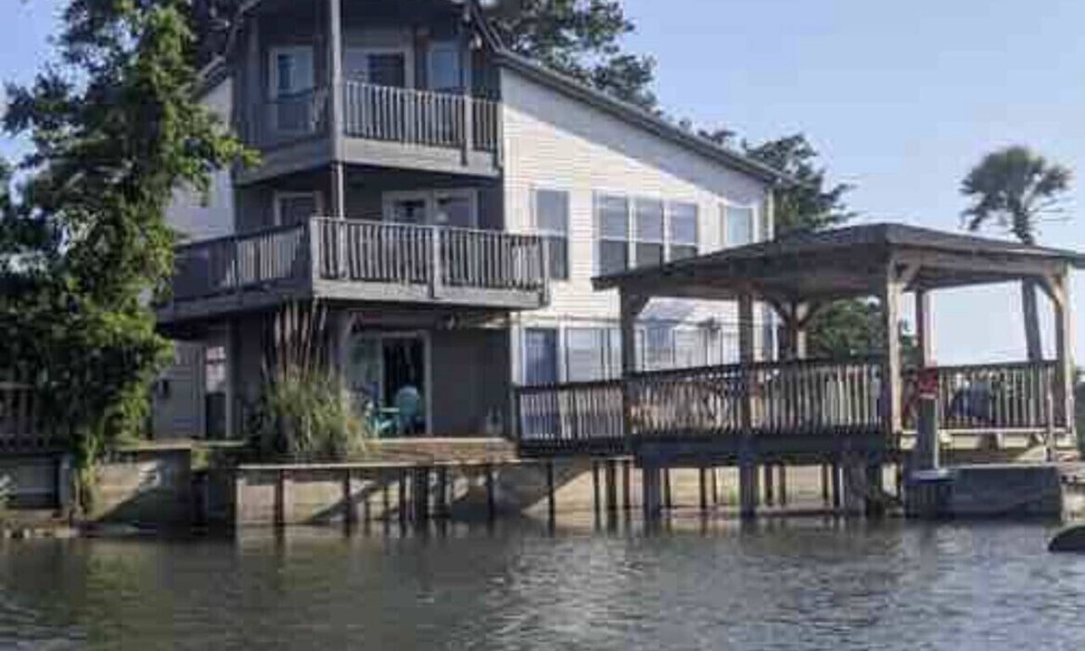 Charleston Apartment | Folly Beach Riverfront Apt with dock, private boat ramp kayaks and bikes