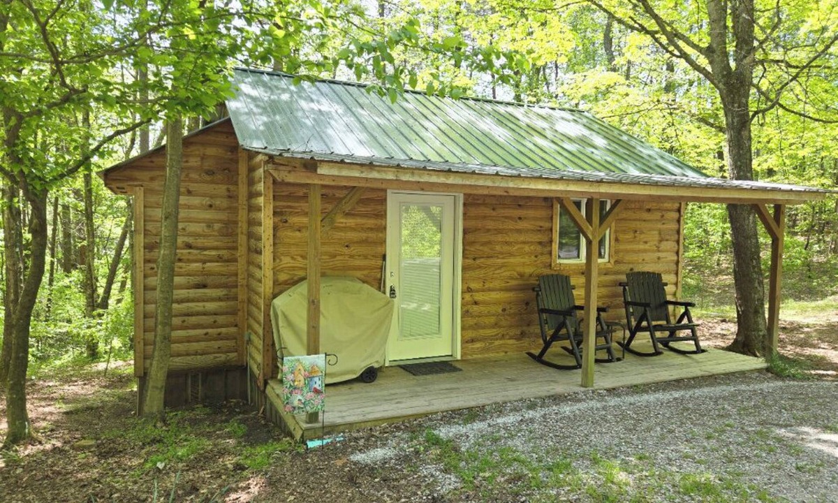 Pittsburg Cabin | Forest Cabin at Sinking Creek. A cozy cabin in the National Forest!