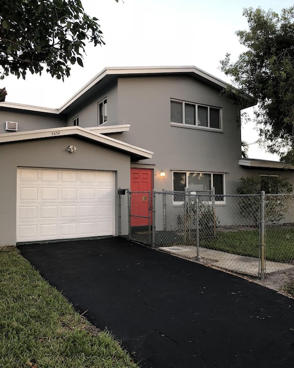 Coral Ridge Isles House | Fort Lauderdale - Private Property, Close to the beach!