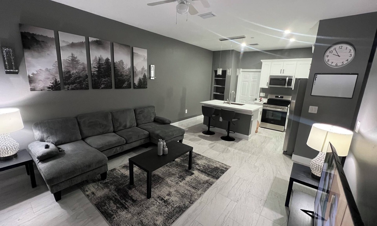 Fort Myers Shores House | Fort Myers Relax Pad 02