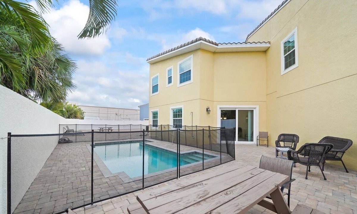 Indian Harbour Beach House | Fortebello Beachside 162 w/PRIVATE POOL