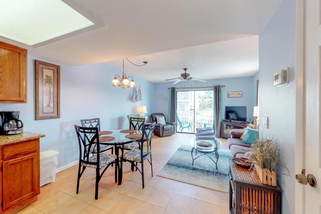 Holmes Beach Apartment | Fountain Head 5