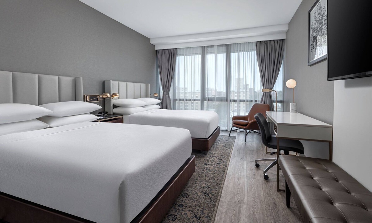 Queens Hotel | Four Points by Sheraton Flushing